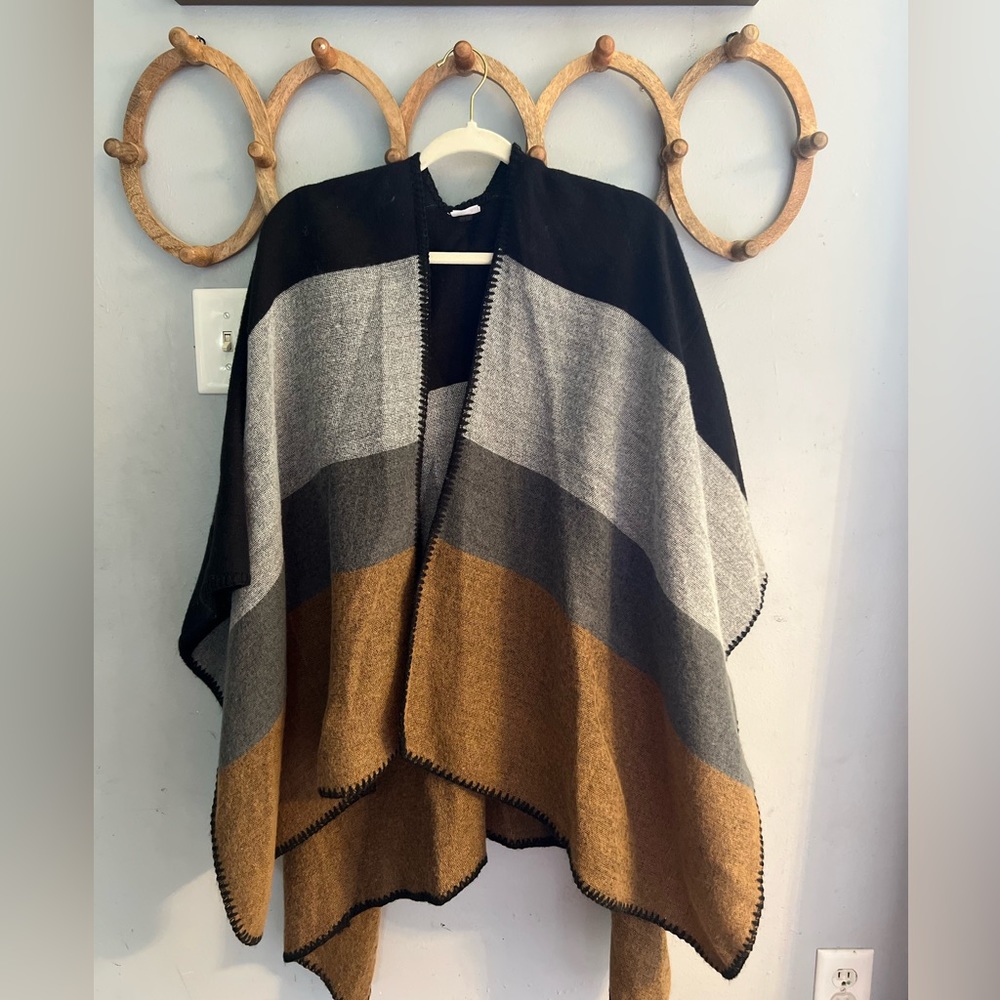 Women’s poncho